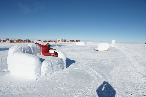 The ice sculpture competition. (click to enlarge)