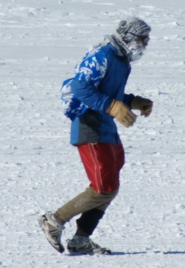 A marathon runner, about half-way there. The air temperature was -26C, pressure altitude 10,500 feet, with a 13 knot wind. (click to enlarge)